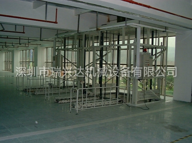 大型升降機(jī)入口及暫存線